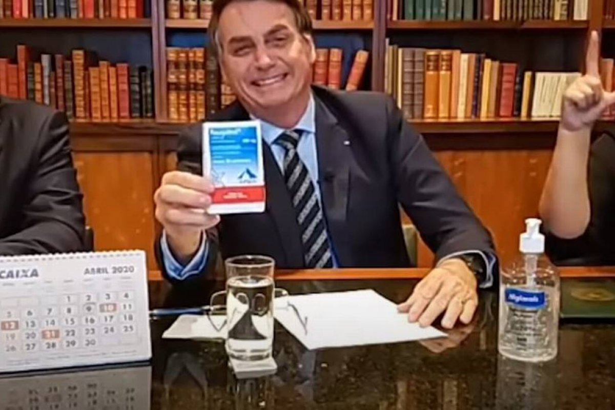 Reações adversas à cloroquina disparam 558% em 2020, diz pesquisa