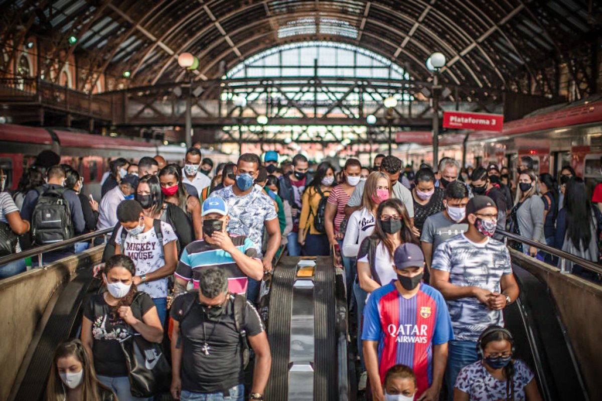 América Latina ultrapassa 800 mil mortes pela Covid-19, aponta OMS e agência