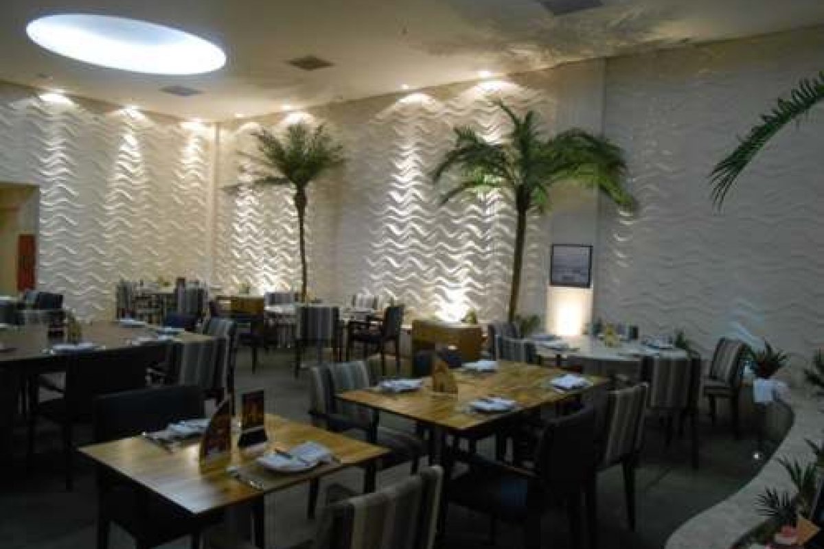 Bares, restaurantes e lanchonetes voltam a funcionar nesta quarta-feira em Salvador