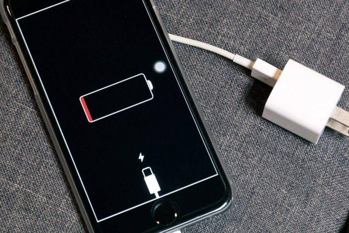 Próximas gerações de iPhones poderão prever hora em que bateria vai descarregar