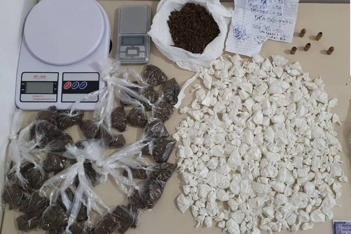 Em ações distintas, polícia prende dois homens com drogas no sudoeste da Bahia