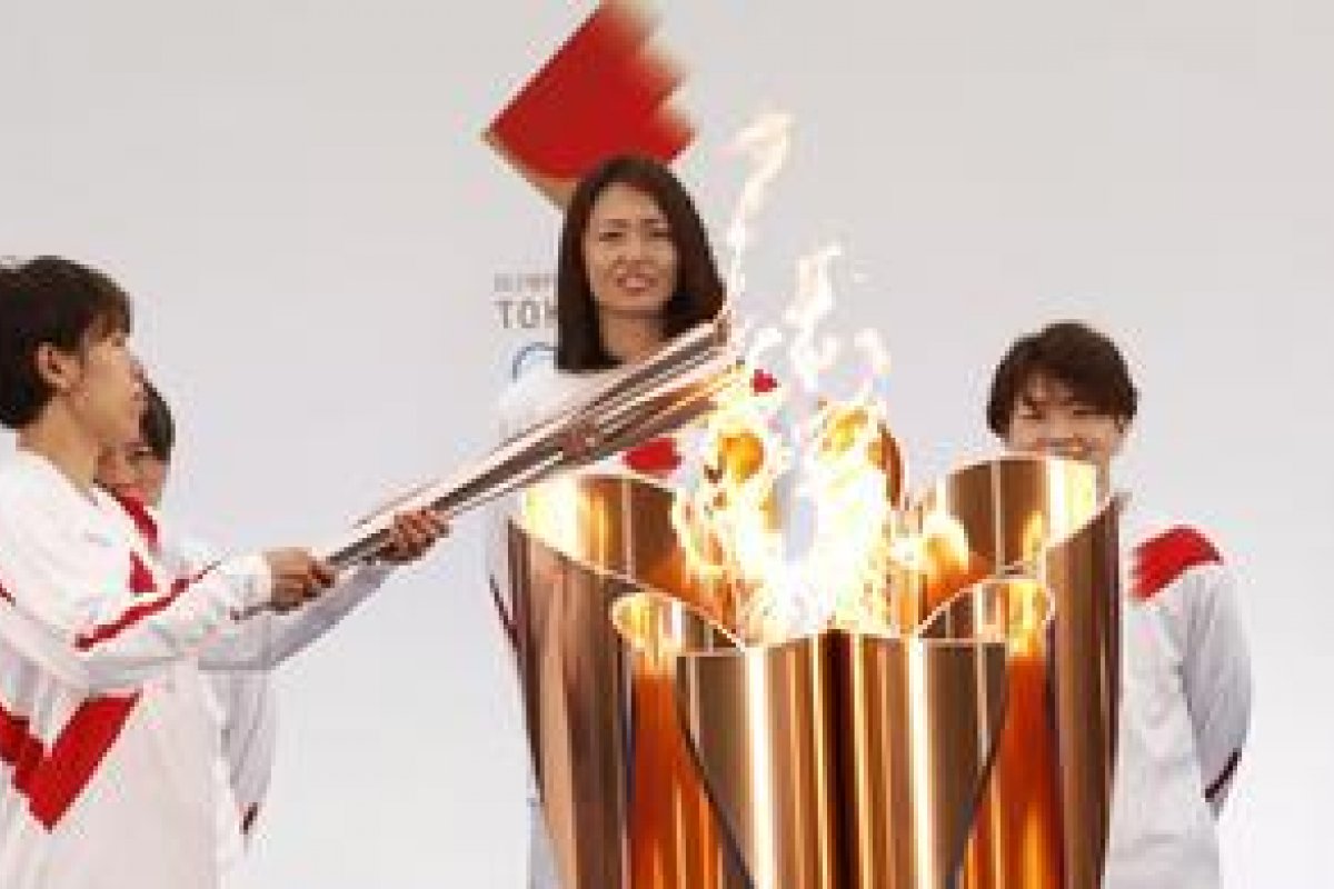 Osaka veta tocha olímpica em vias públicas e fará revezamento em parque