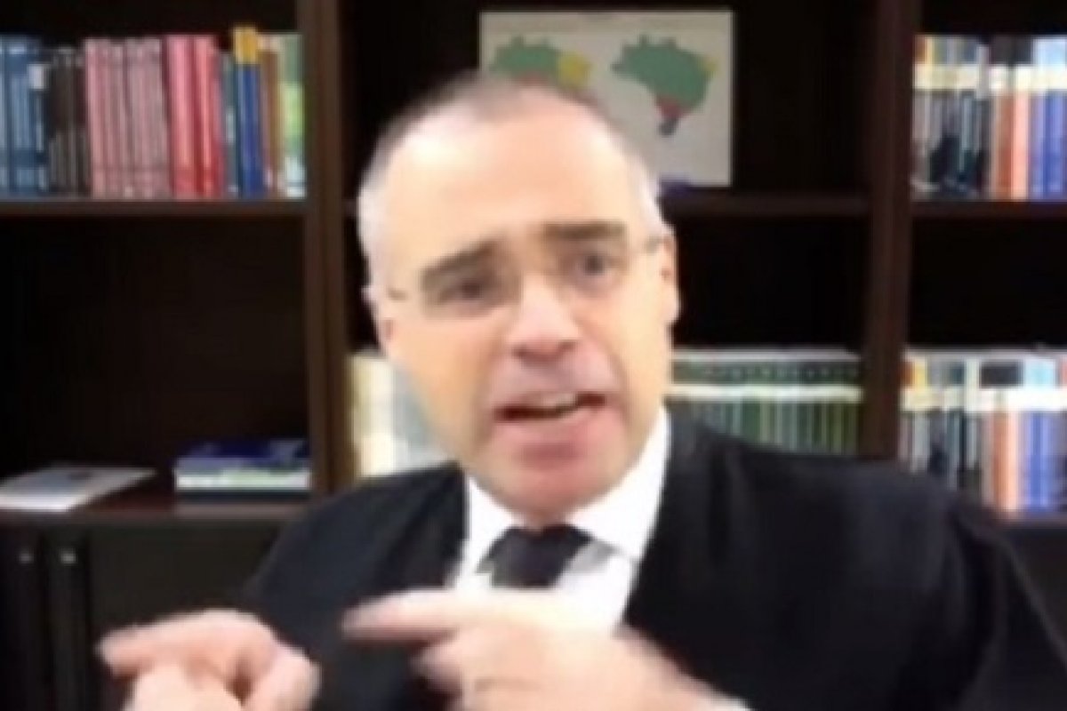 Vídeo: Se autoriza rasgar a constituição? questiona AGU na sessão sobre abertura de templos
