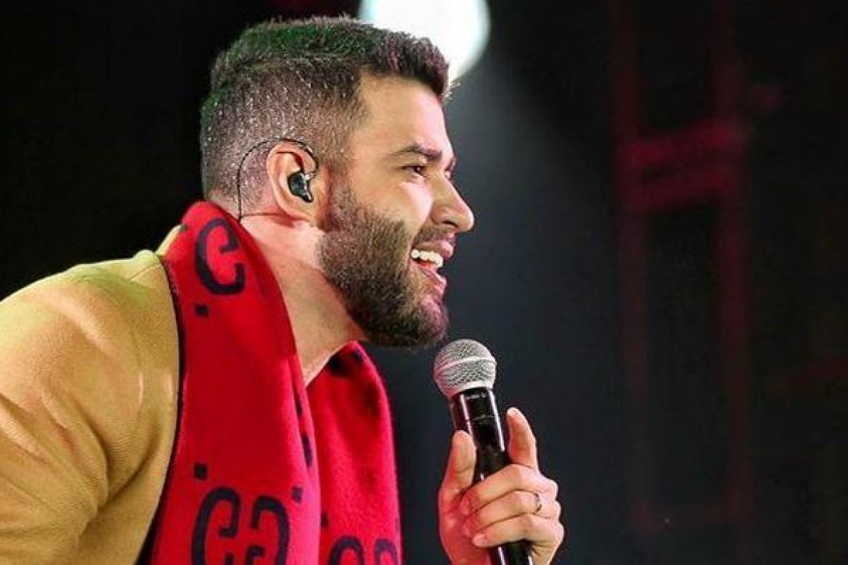 Gusttavo Lima se matricula em faculdade e volta a estudar