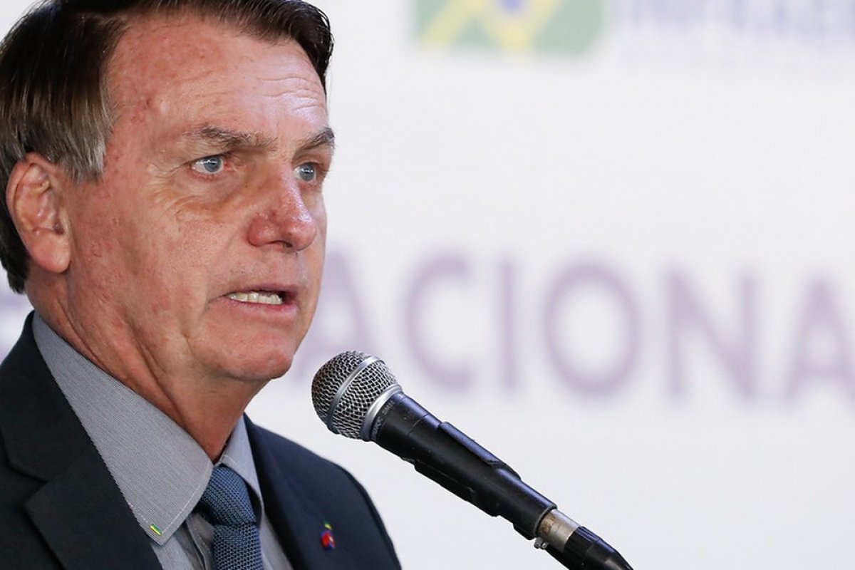 Bolsonaro diz que é "inadmissível" aumento de 39% no gás natural pela Petrobras