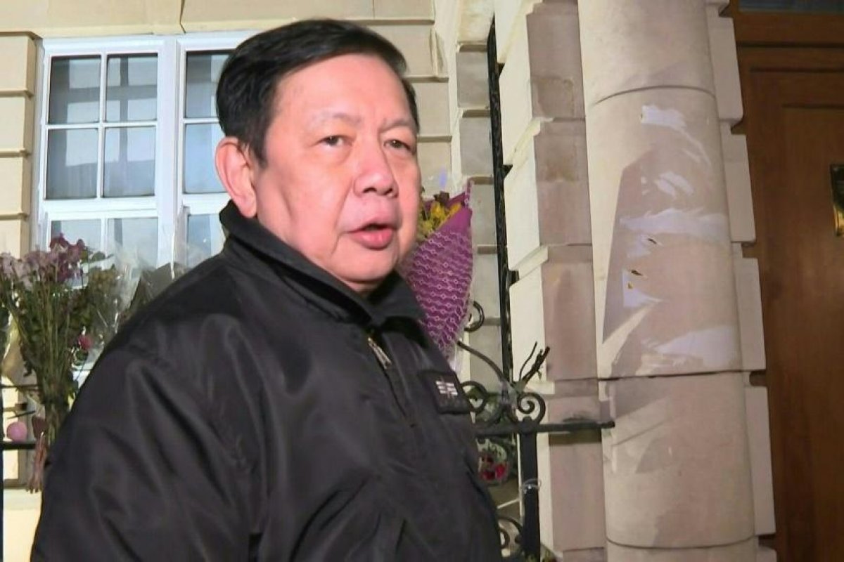 Aliados de militares de Mianmar trancam embaixador no Reino Unido do lado de fora da embaixada