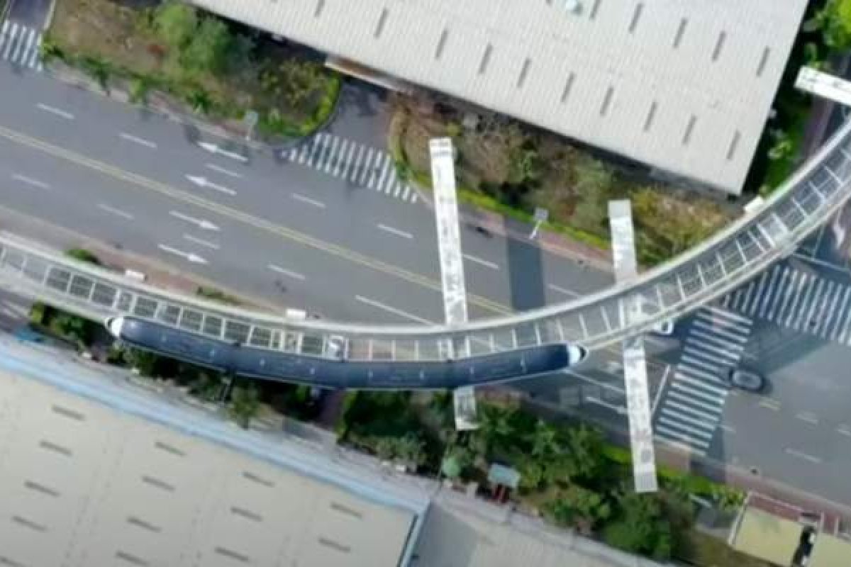 Governo apresenta primeiro trem do VLT do Subúrbio, fabricado na China