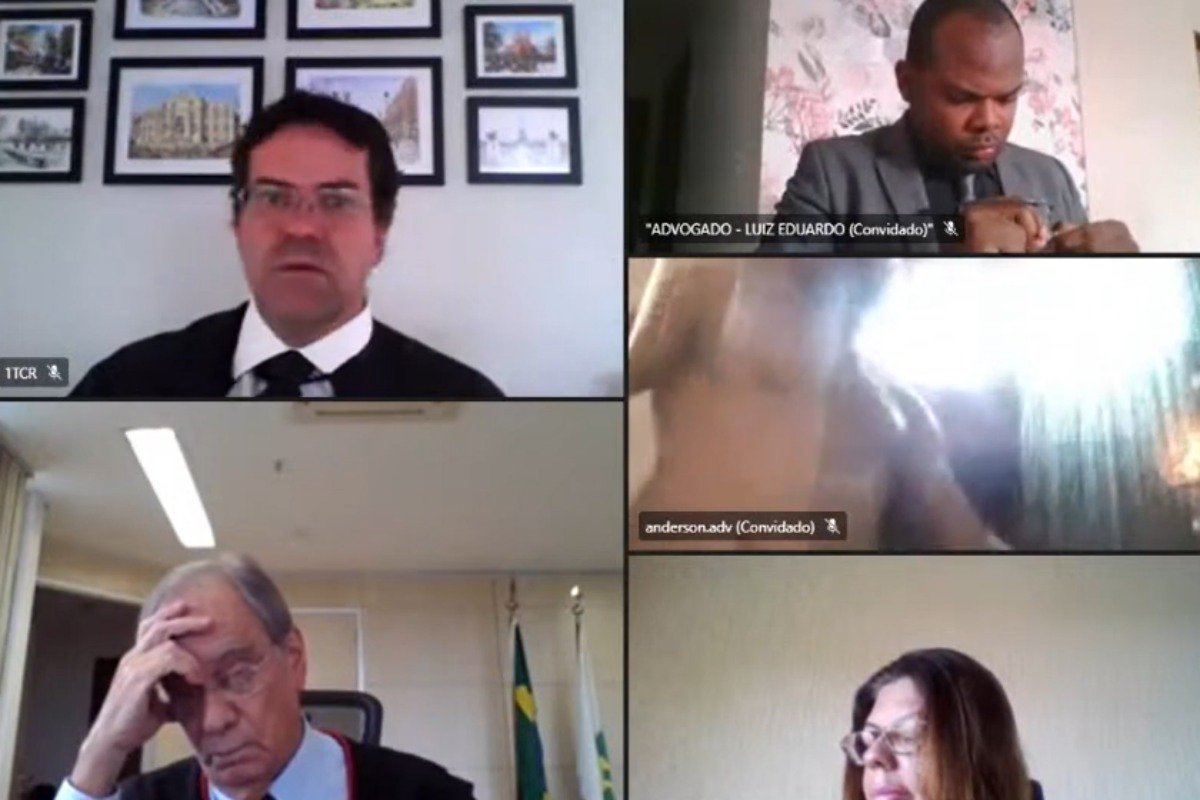 Vídeo: advogado aparece tomando banho durante sessão do TJ-DF