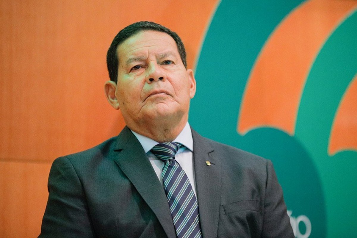 "É prerrogativa do Legislativo e vai atrasar as reformas", diz Mourão sobre abertura de CPI da Covid