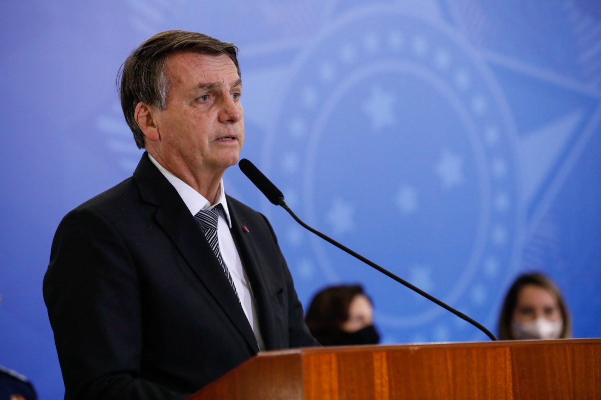 Governo brasileiro decide deixar de divulgar cronograma de chegada de vacinas contra a Covid-19