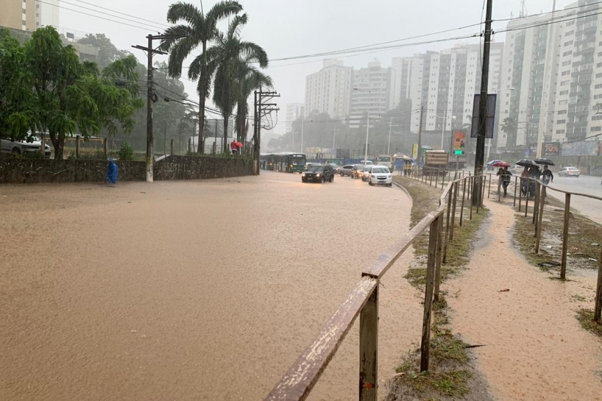 Bairros de Salvador tiveram em 24h mais da metade do volume de chuva previsto para todo o mês de abril