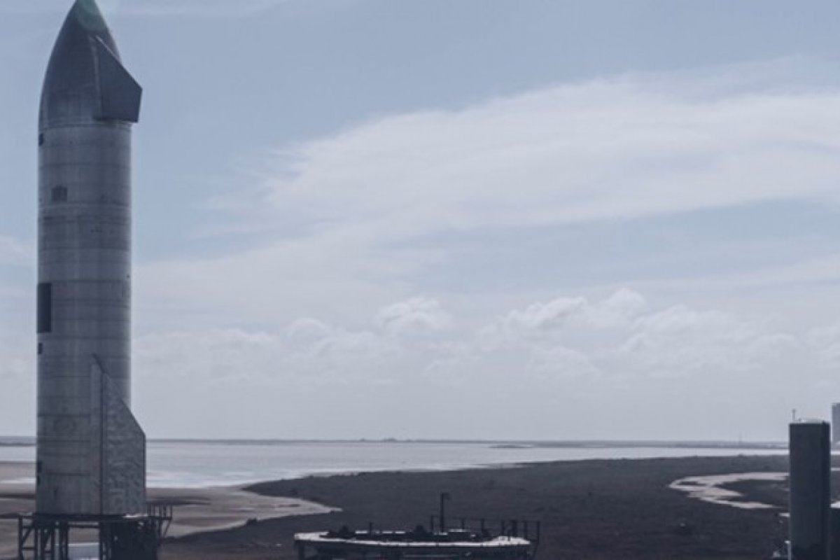 SpaceX planeja criar torre que "captura" foguete após lançamento