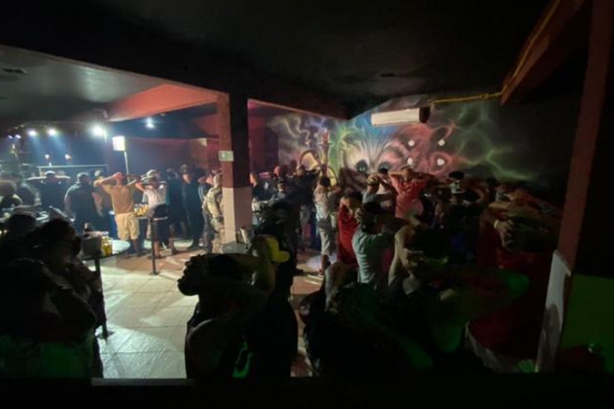 Polícia interdita festa clandestina na Zona Leste de São Paulo