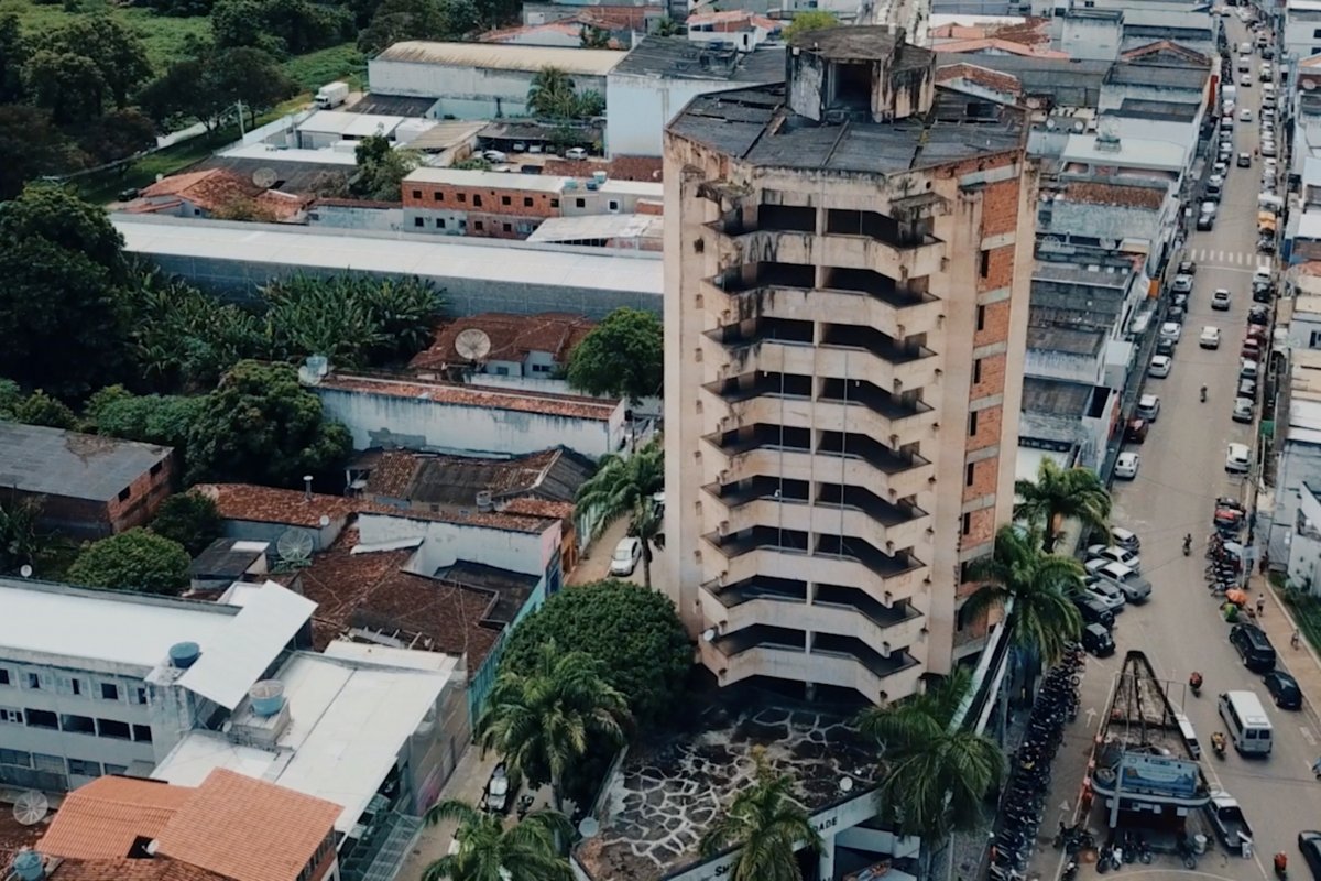 Curta-metragem mostra implosão do Prédio Santa Paula, em Ipiaú-BA