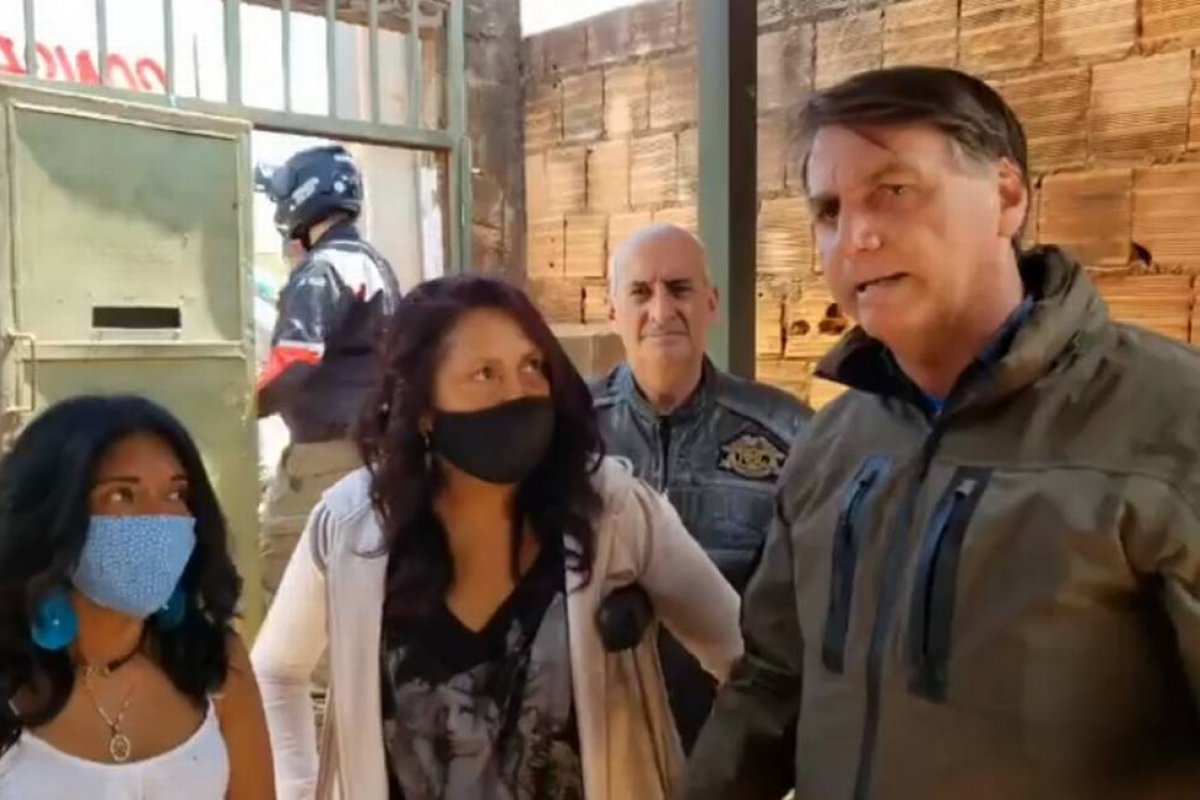 'Absurdos dos absurdos', diz Bolsonaro sobre decisão do STF sobre fechamento de igrejas