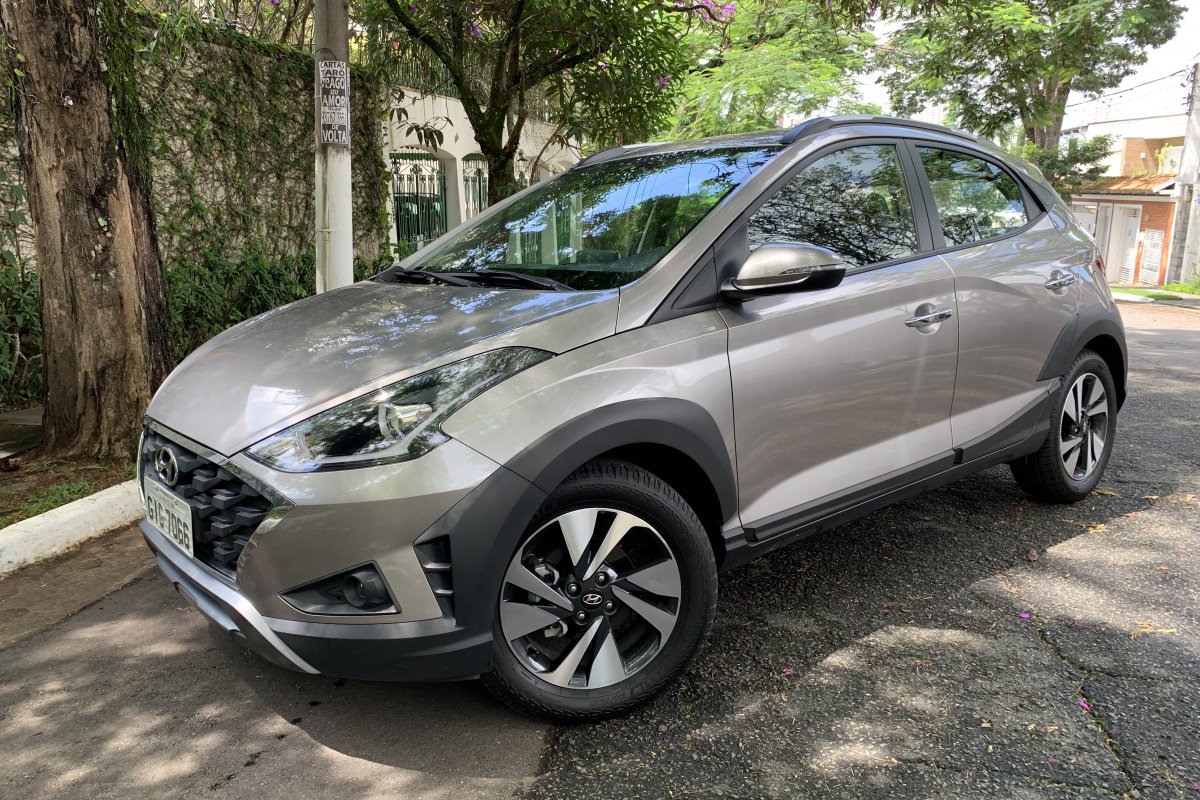 Farol da Bahia avalia Hyundai HB20X com motor 1.6