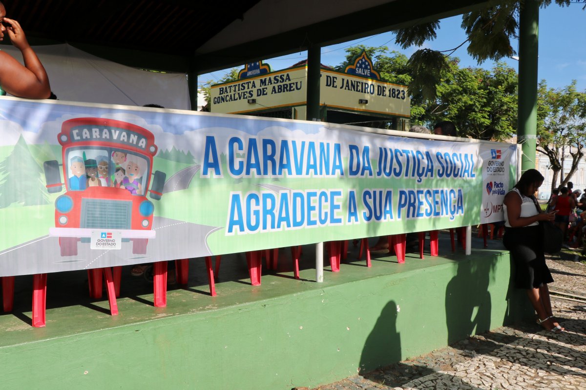Caravana leva serviços gratuitos para população de Juazeiro