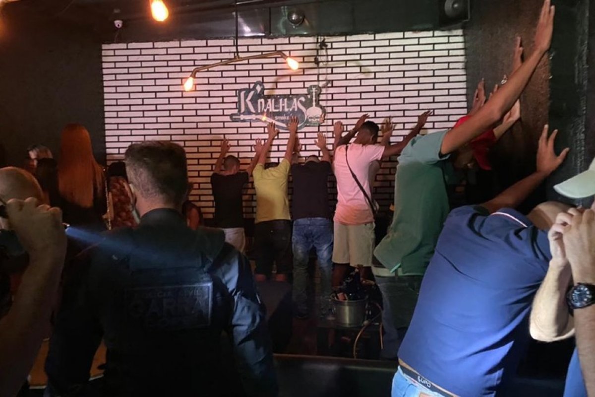 Balada clandestina é fechada na Zona Leste de São Paulo na madrugada deste domingo (11)