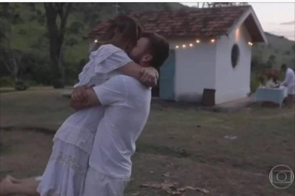 É o amor! Rodrigo Hilbert construiu capela para casar com Fernanda Lima