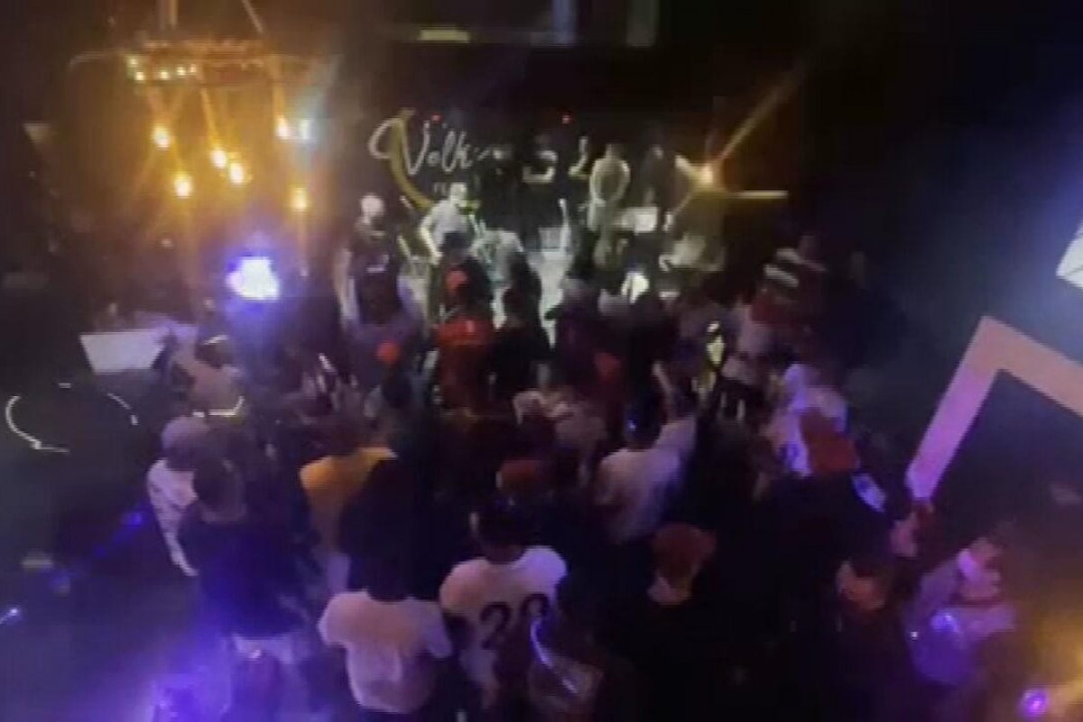 Polícia interrompe balada em casa noturna na Zona Sul de SP