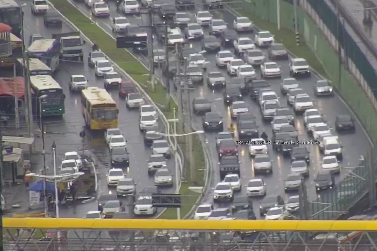 Boletim de trânsito: Saiba quais vias registram congestionamento nessa quinta-feira