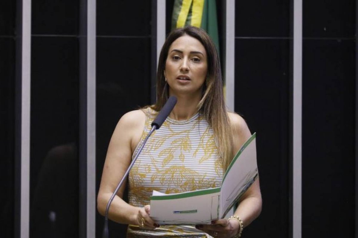 MP pede apuração na nomeação de ministra de Governo por “indícios de sobreposição de interesses particulares”