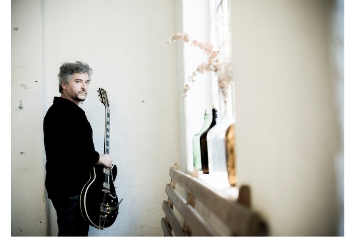 Érico Moura lança single e clipe de Eu sendo eu, faixa de abertura do seu próximo CD autoral