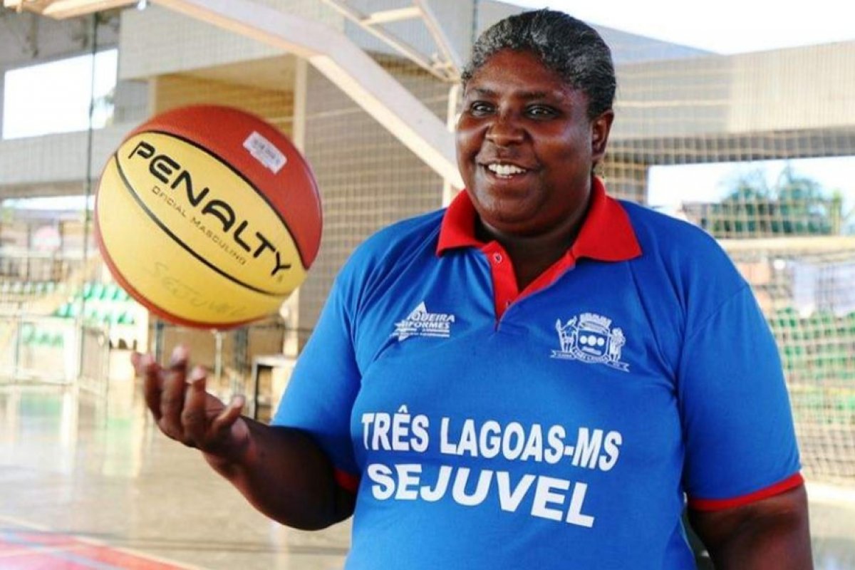 Morre vítima de covid-19 a campeã mundial de basquete em 1994, Ruth de Souza