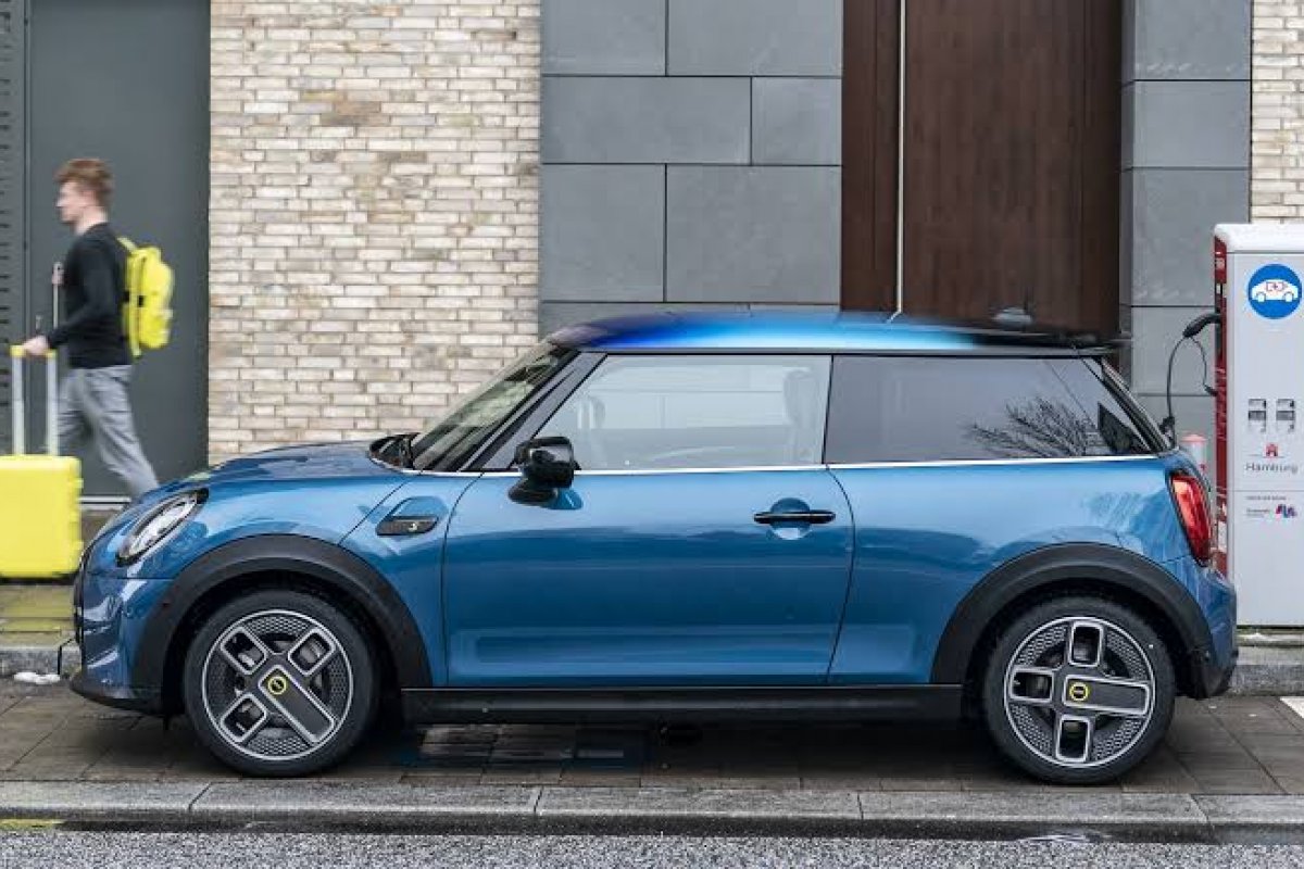 Mini elétrico tem vendas iniciadas no Brasil por R$ 270 mil