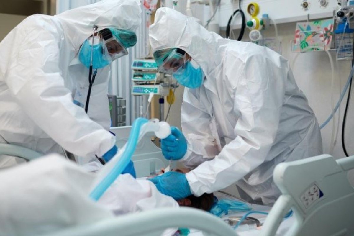 CNM relata que 37% dos municípios ainda sofrem risco de faltar 'kit de intubação'