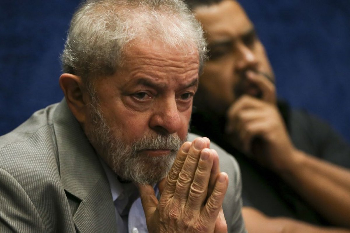 Maioria do STF vota para que caso de Lula seja analisado pelo Plenário