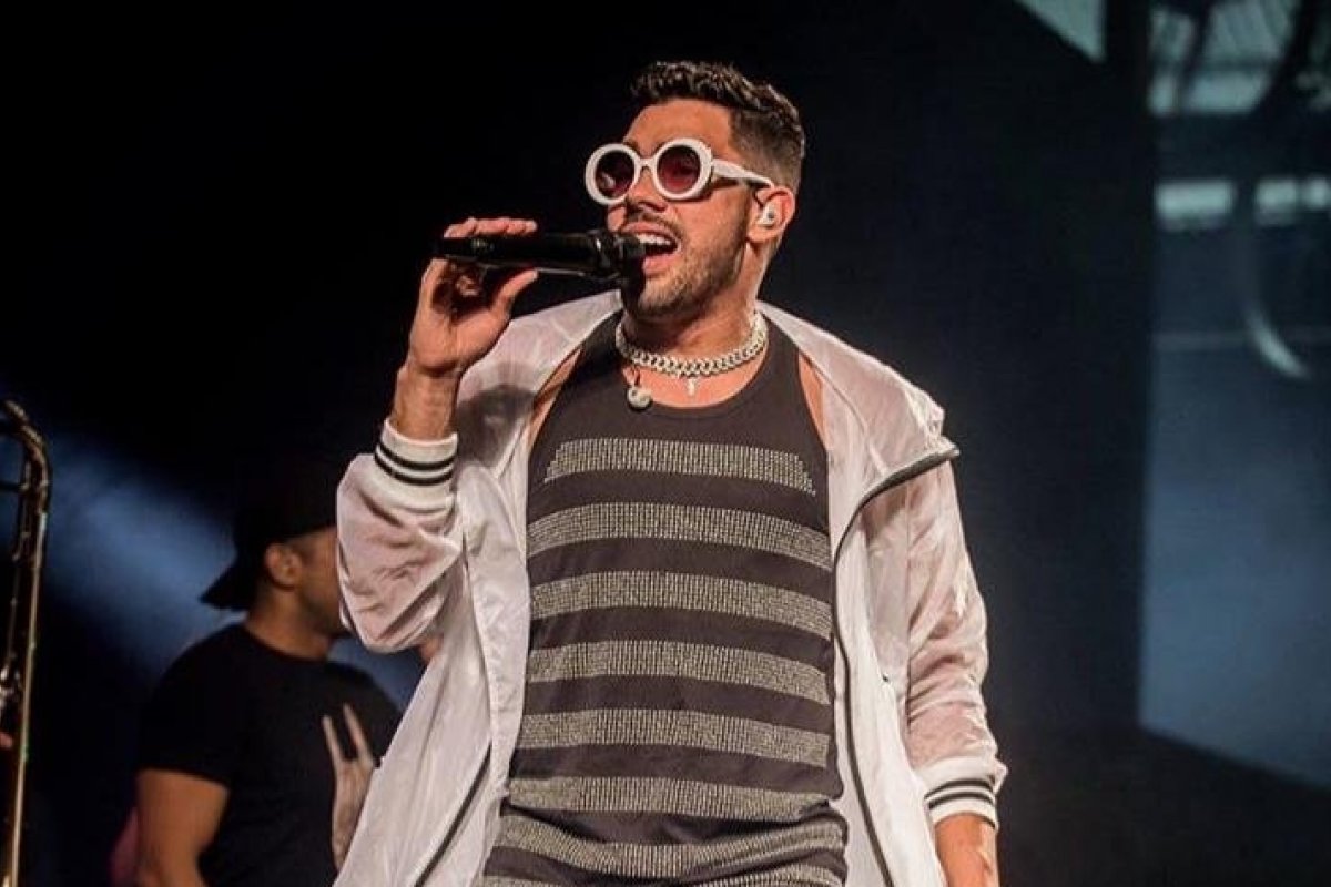 Avião com cantor Gabriel Diniz cai em Sergipe