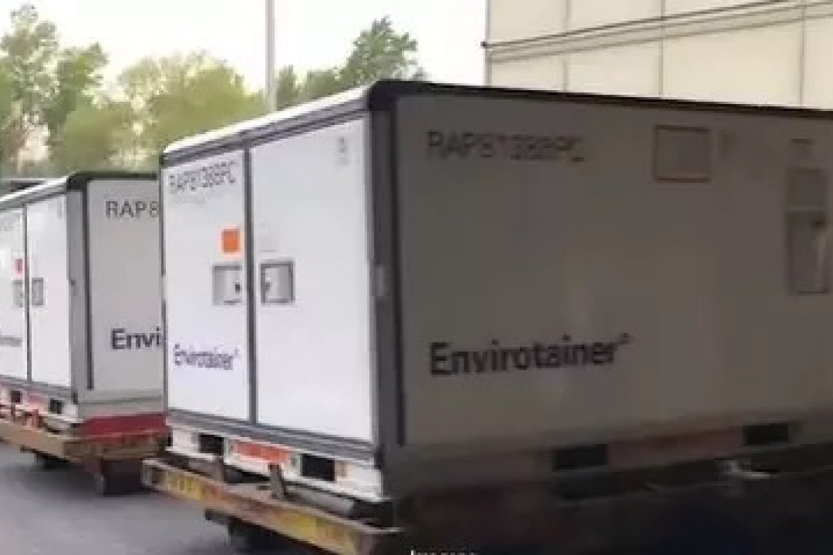 China começa envio de IFA para a produção de 5 milhões de doses de vacina no Butantan