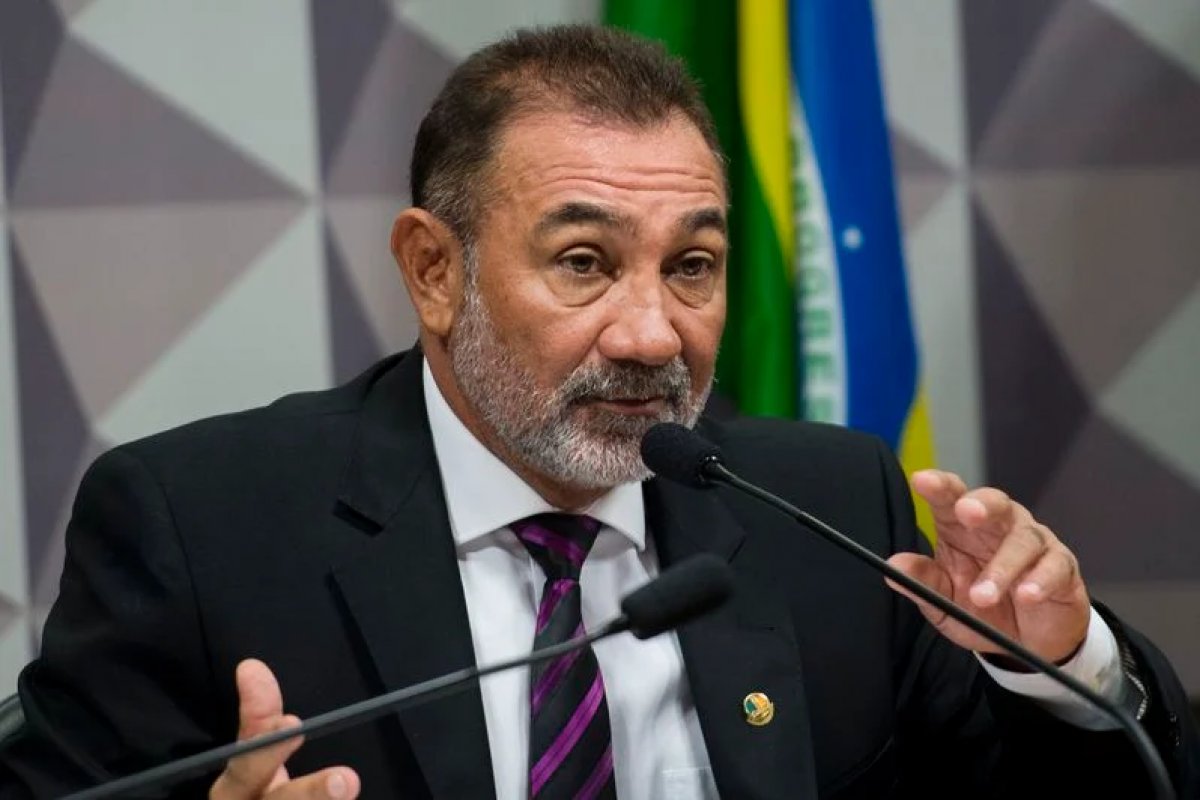 "Covarde", diz Telmário Mota sobre delegado da PF que enviou notícia-crime ao STF