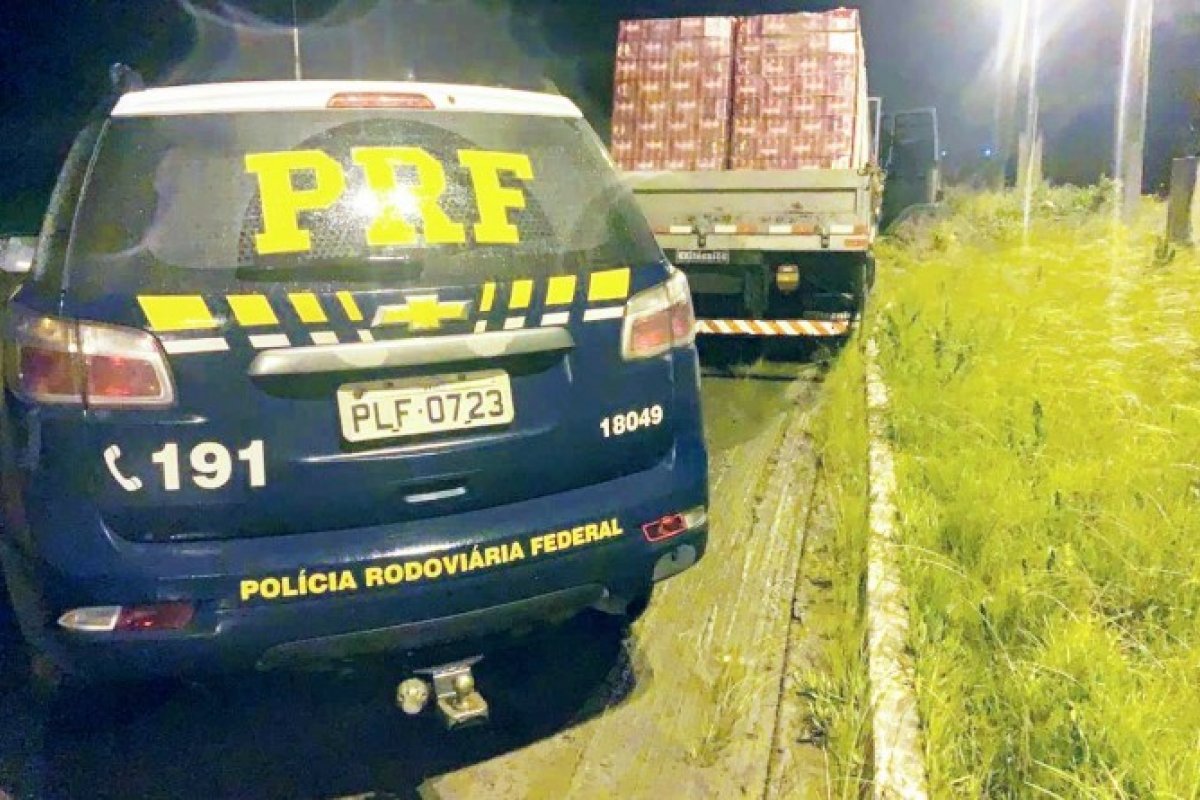 Carga de cerveja roubada, avaliada em 32 mil reais, é apreendida na BR 101