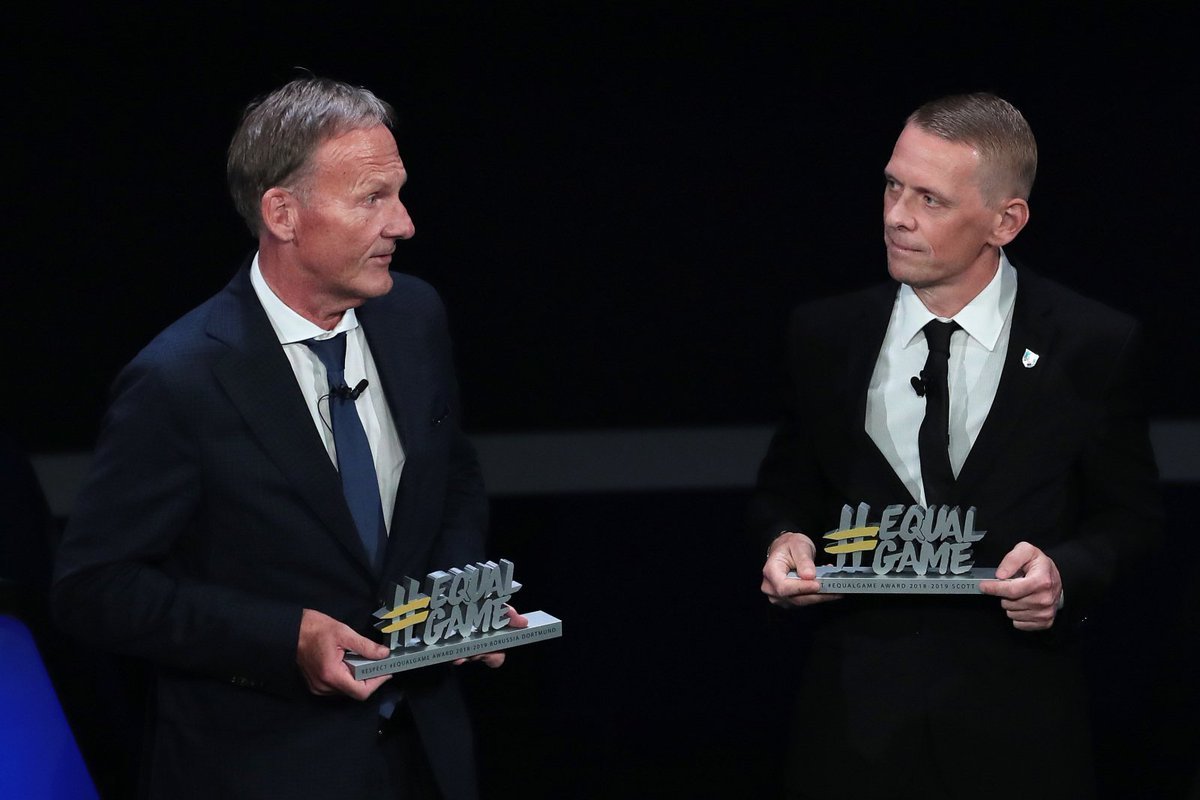 Borussia Dortmund recebe prêmio pelo combate a intolerância