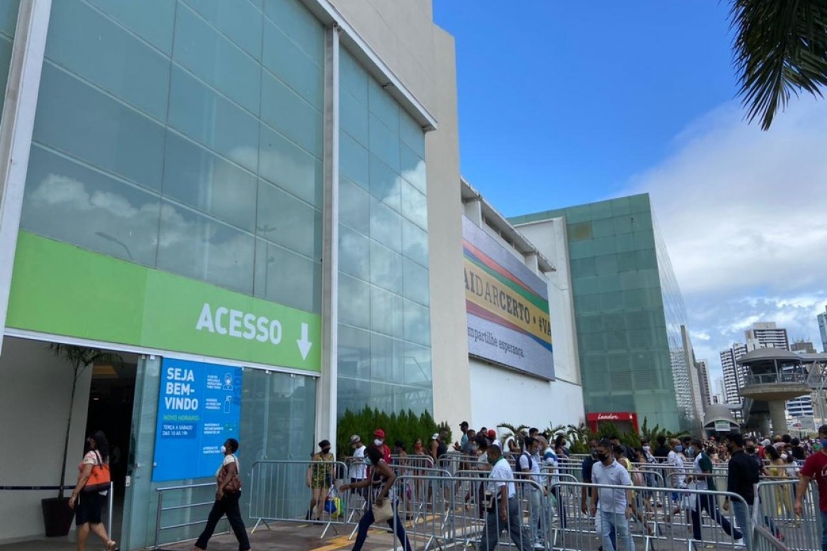 Prefeitura vai permitir que shoppings e comércio abram na segunda