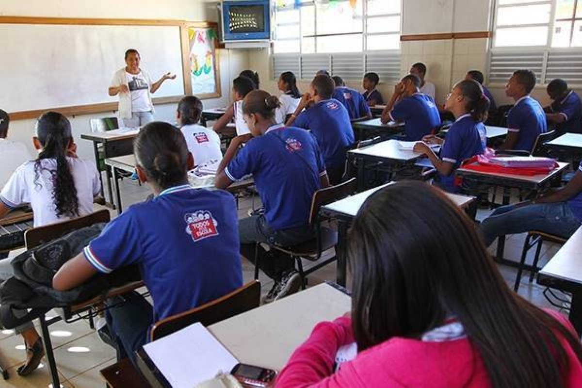 Projeto 'Mais Estudo' é lançado nesta segunda-feira (2)