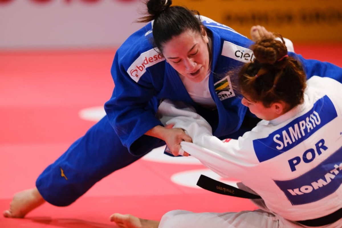 Mayra Aguiar conquista bronze no Mundial de Judô