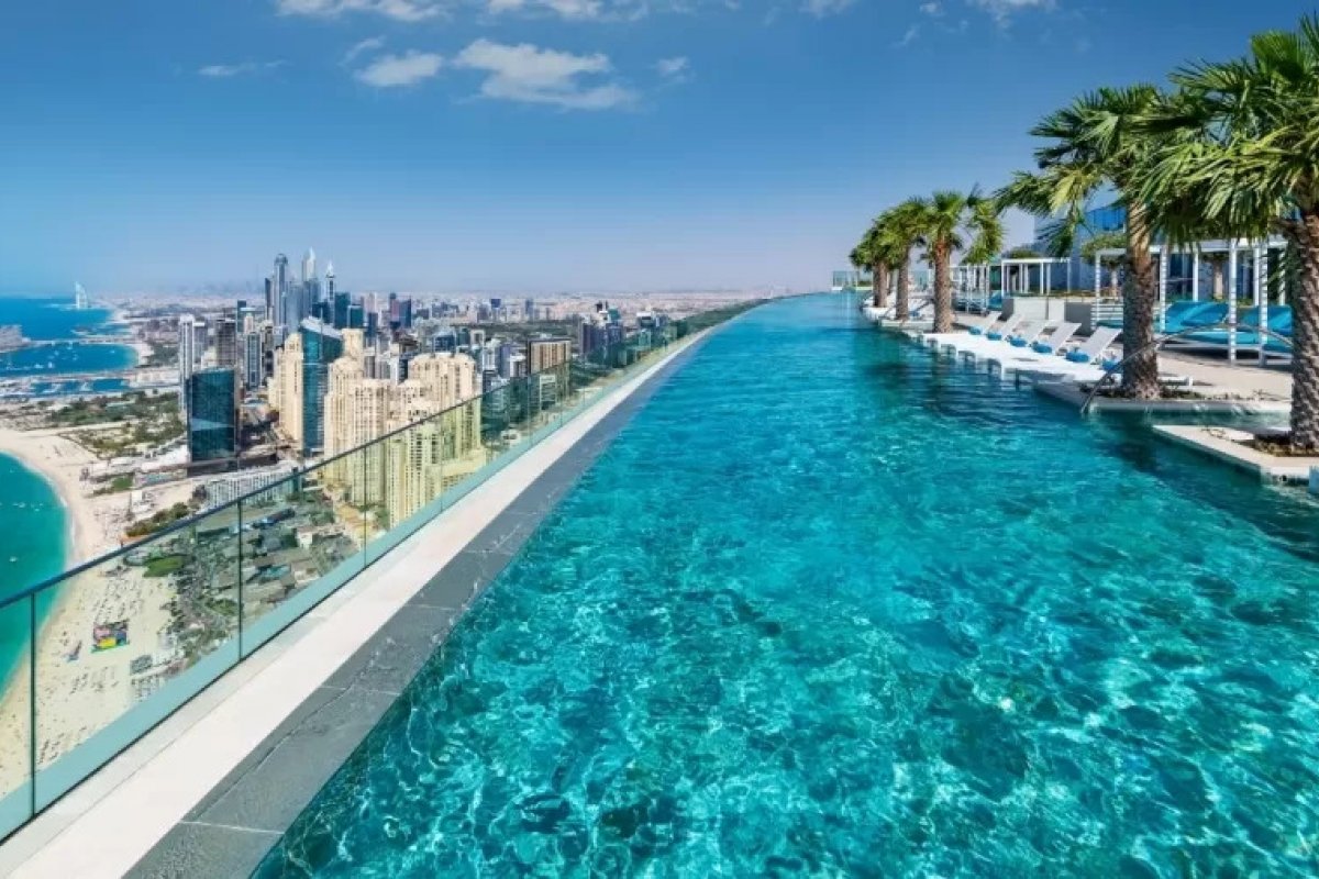 Com piscina infinita a 293 m de altura, resort recém-inaugurado de Dubai entra para o Livro dos Recordes