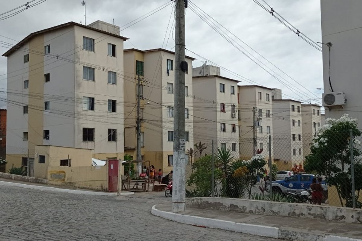 Mulher é morta a tiros na manhã deste sábado (17), em Feira de Santana