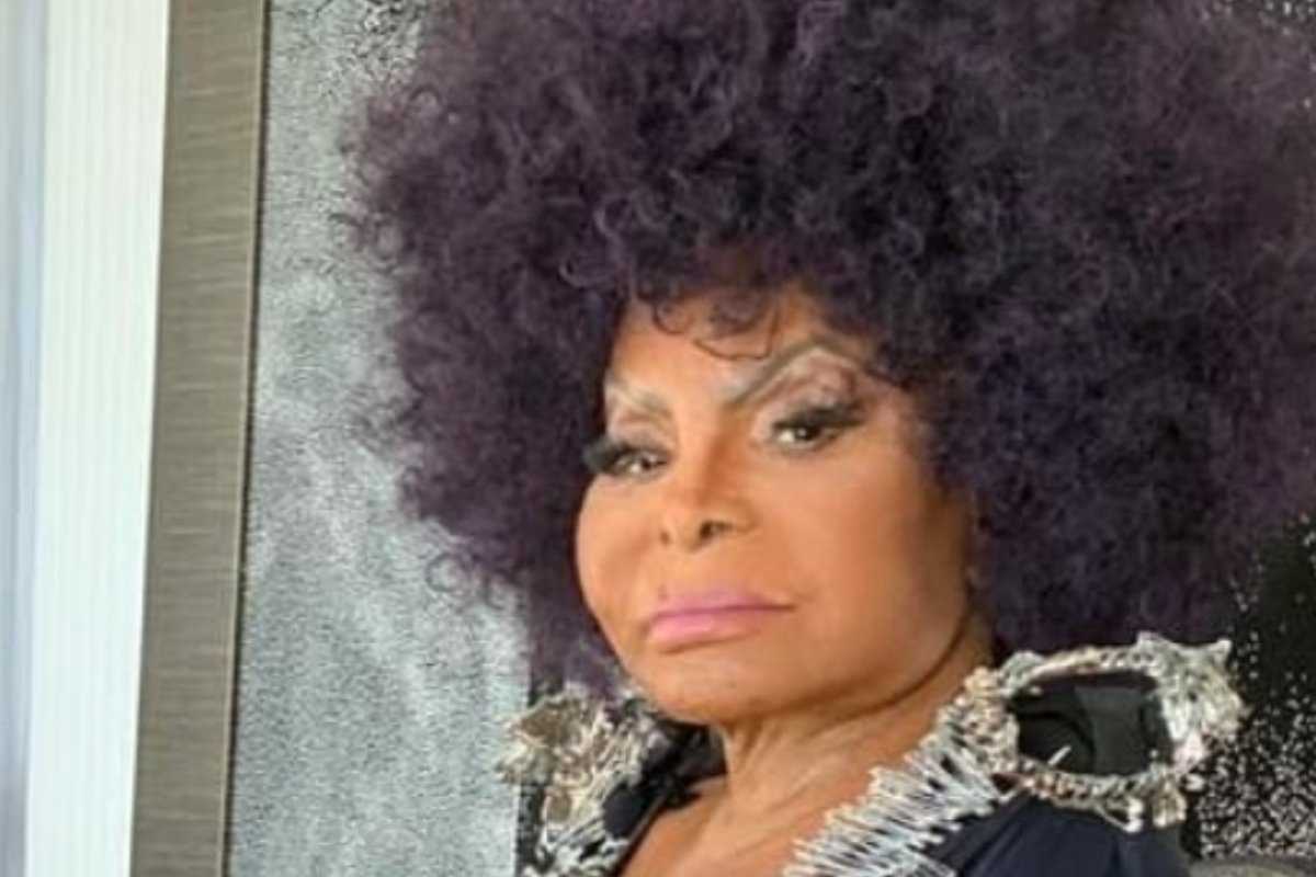 Elza Soares vai relançar 5 discos gravados na década de 70!