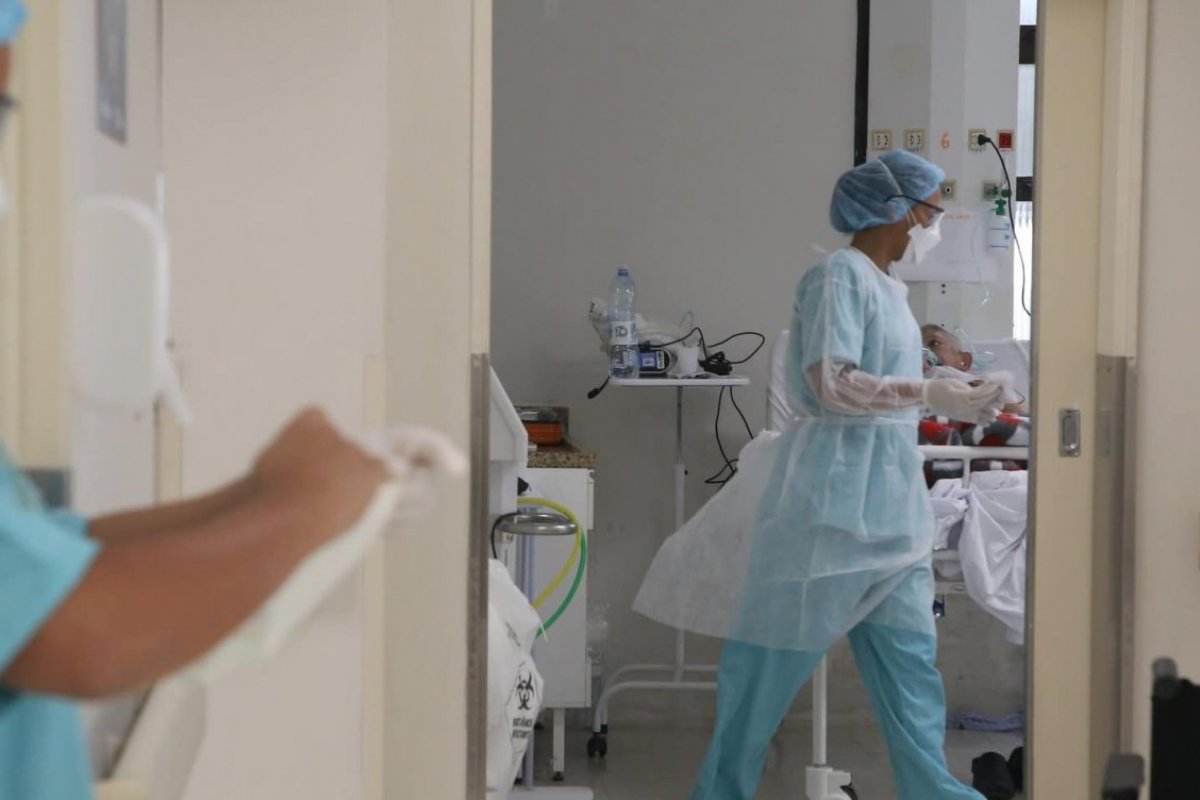 Pandemia deve fazer expectativa de vida cair 3 anos, segundo estudo