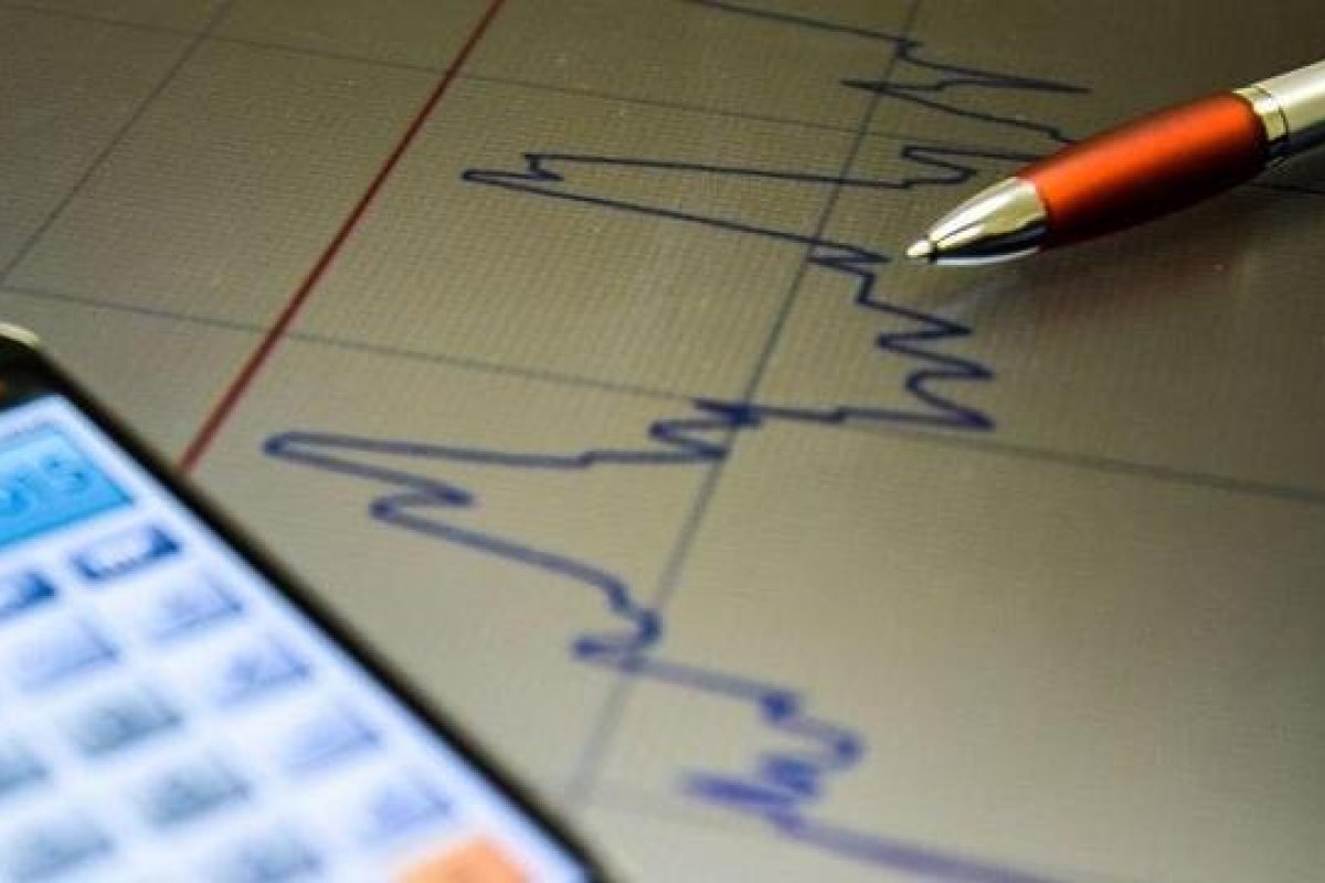 Atividade econômica cresce 1,4% em fevereiro e mantém recuperação das perdas, aponta FGV