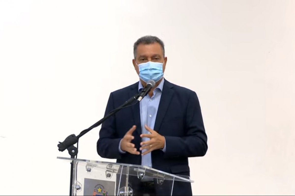 Rui atribui morte de PM a política de acesso às armas: "Foi vítima desta violência"