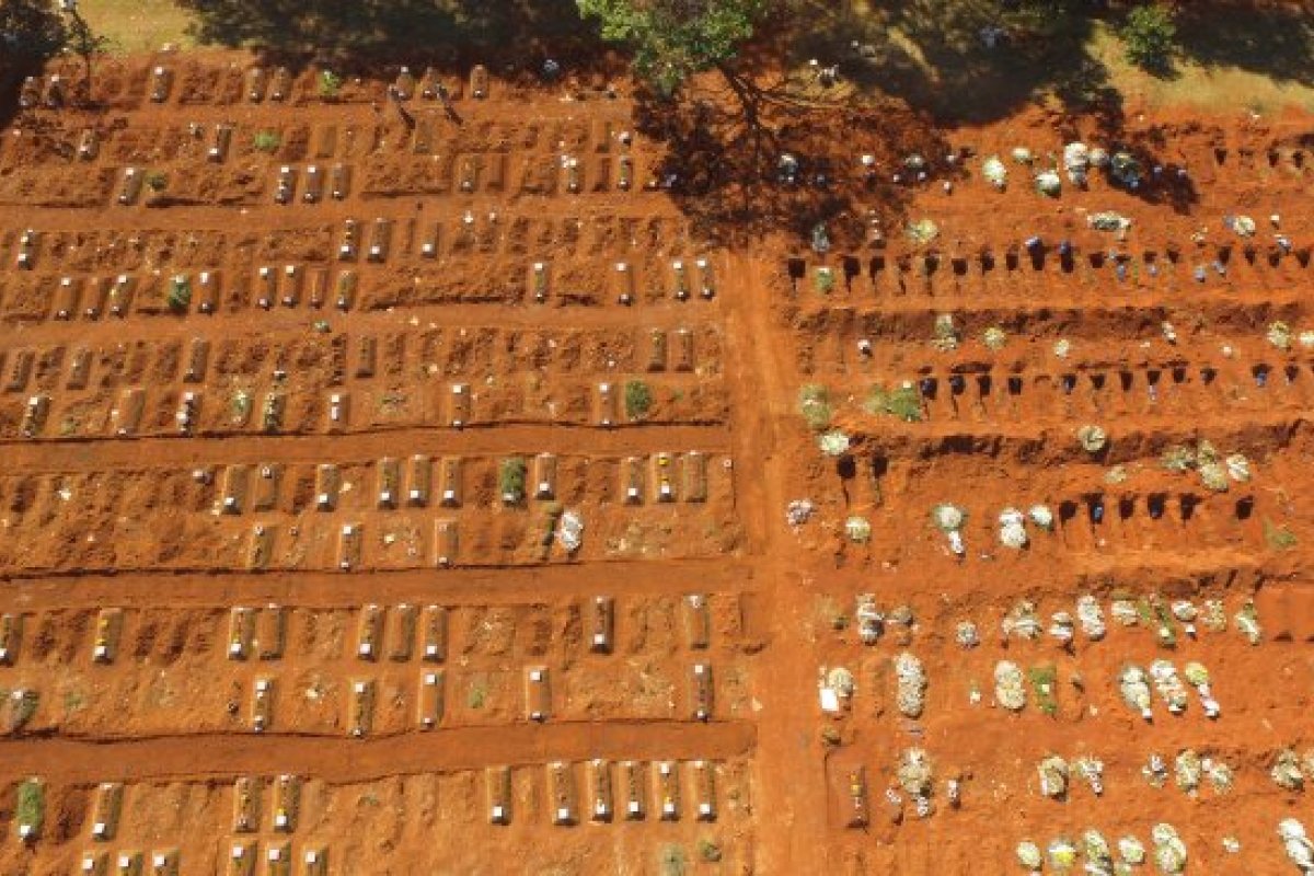 Covid-19 é a terceira maior causa de mortes no mundo, diz levantamento