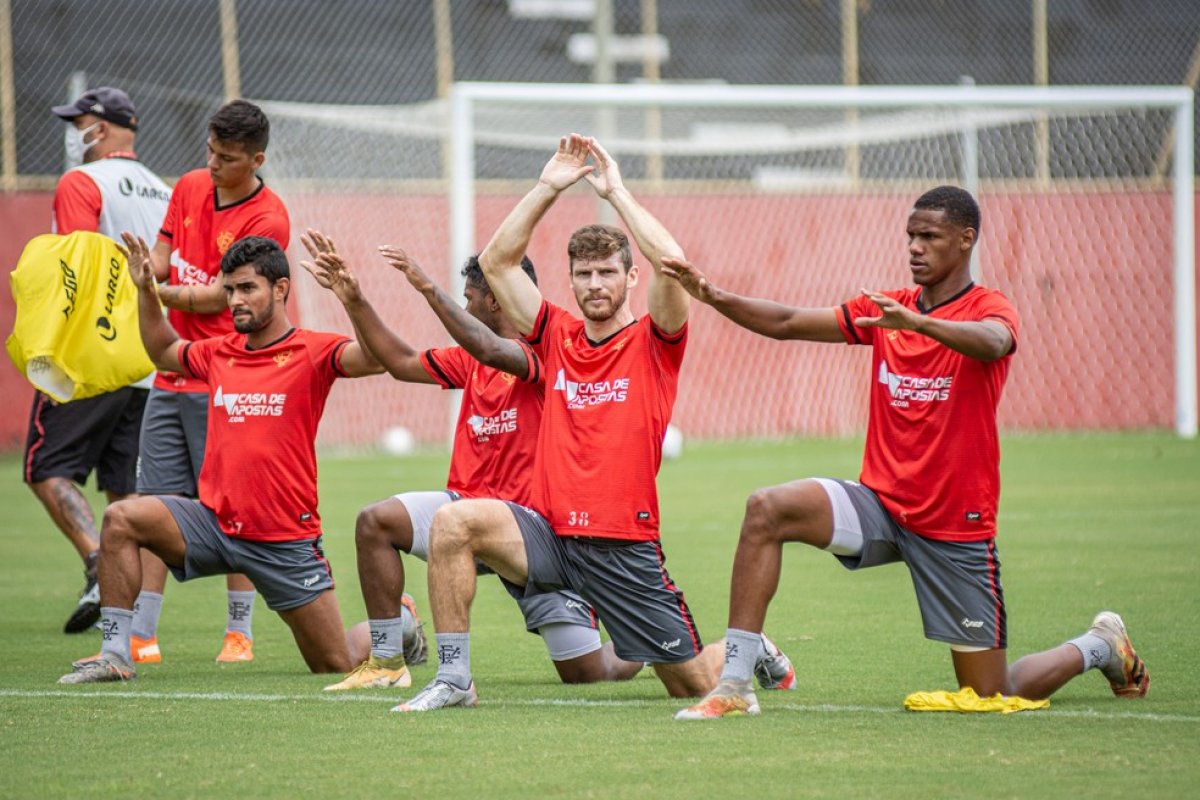 Com três jogos a menos, Vitória precisa cumprir partidas atrasadas para chegar a final do Campeonato Baiano