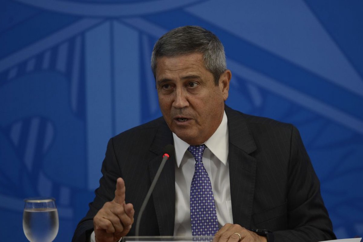 Braga Netto prega união contra iniciativas de desestabilização