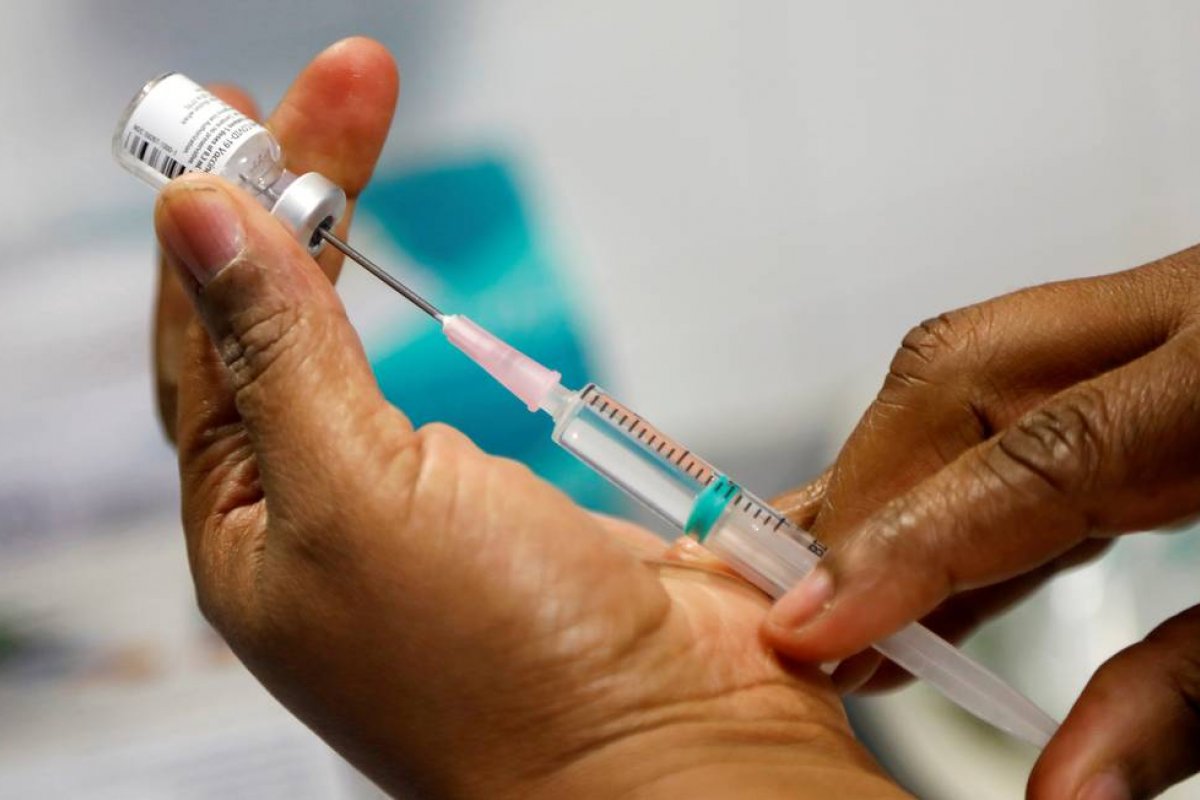 Governo Federal negocia compra de mais 100 milhões de doses da vacina da Pfizer