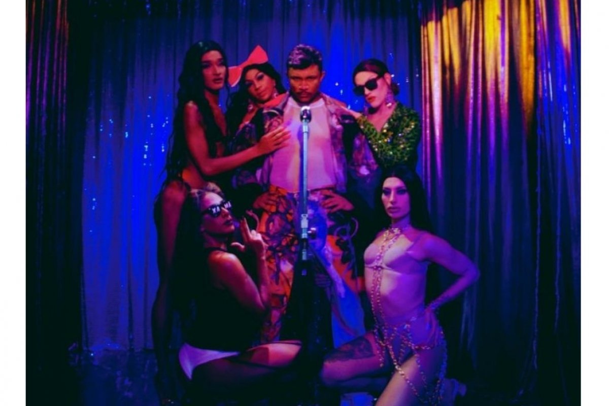 Xamã faz homenagem a Anitta em clipe de "Áries"